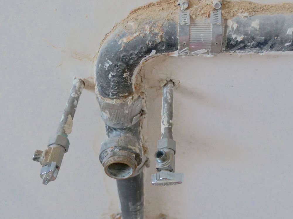Water leak repair on a copper supply line in a Florida home
